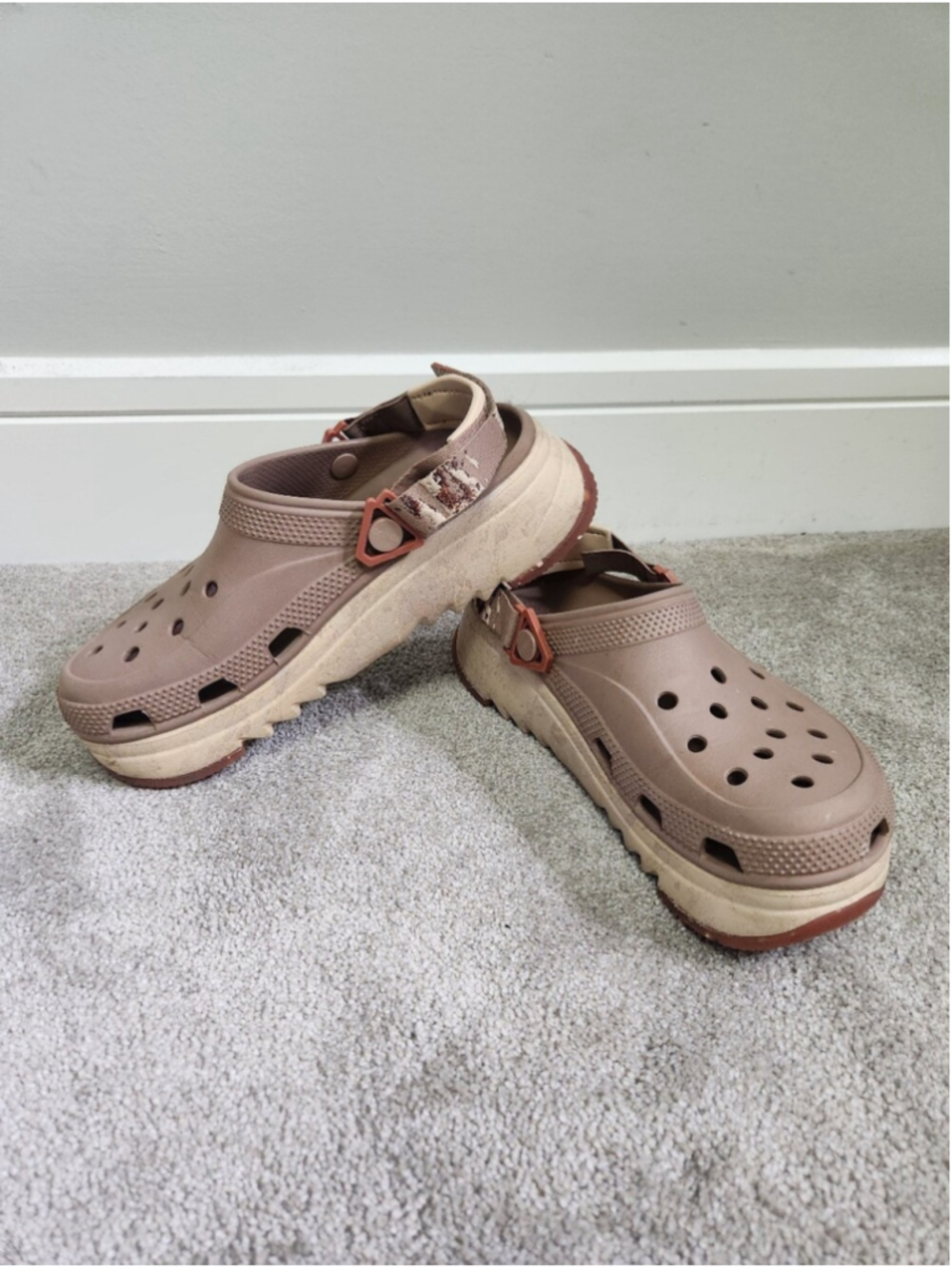 CROCS Hiker Xscape Marbled Platform Slingback Clogs Sz US M 8 W10 Slide On Comfy
